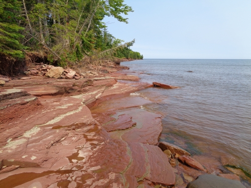 A photo of the Sandstone Bedrock Lakeshore natural community type